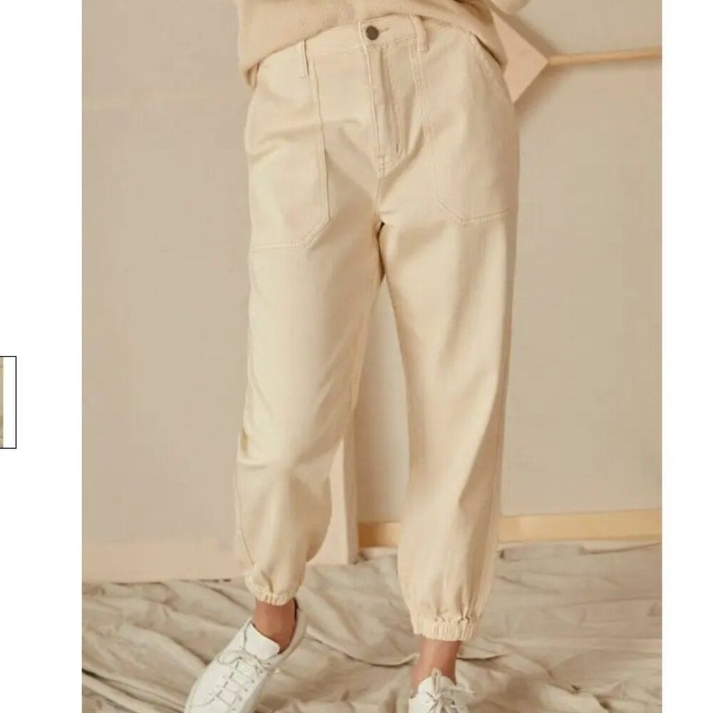 Like New! Joie Clive Elastic Hem Pants in Bleached Stone Color in Size 6